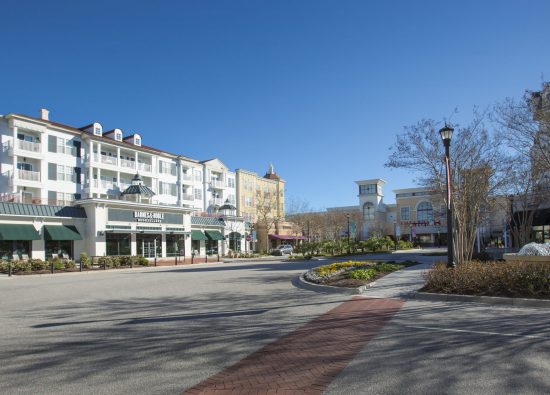 barnes and noble exterior in market common