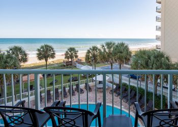 Oceanfront Deluxe King Suite Balcony