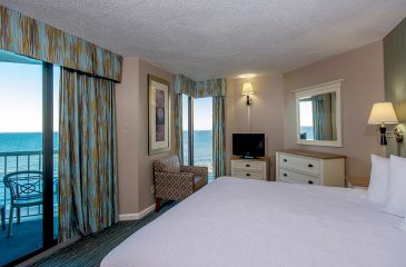 Oceanfront Deluxe King Suite Bedroom