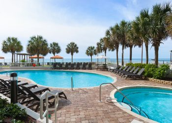 pool and hot tub on the Oceanfront Pool Deck